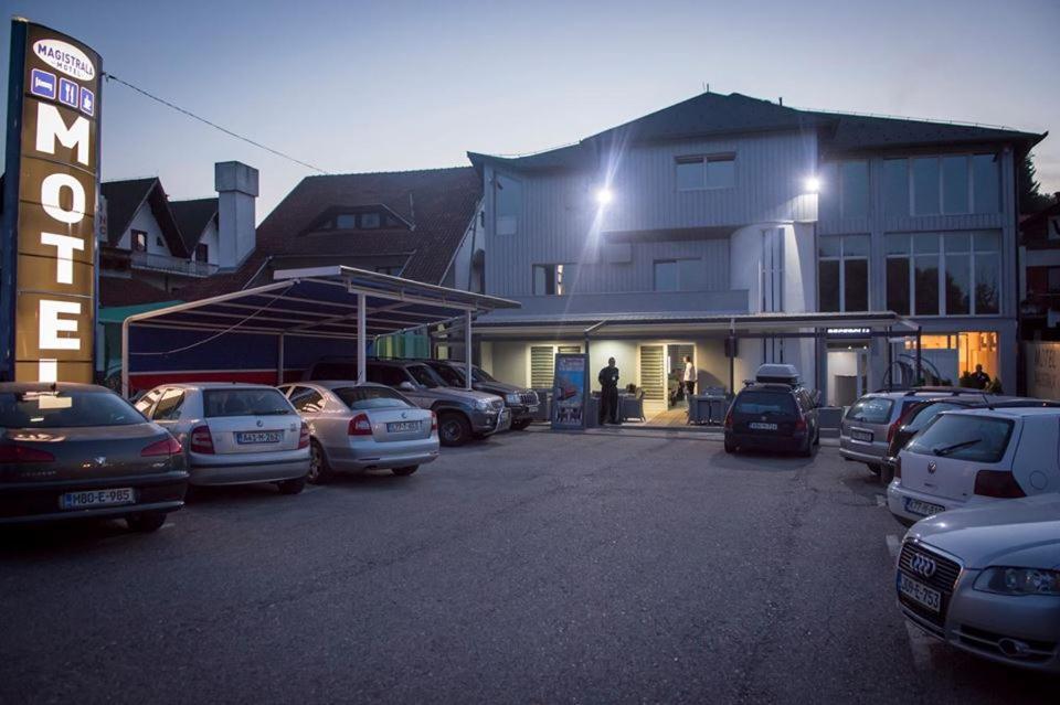 Motel Magistrala Doboj Eksteriør billede
